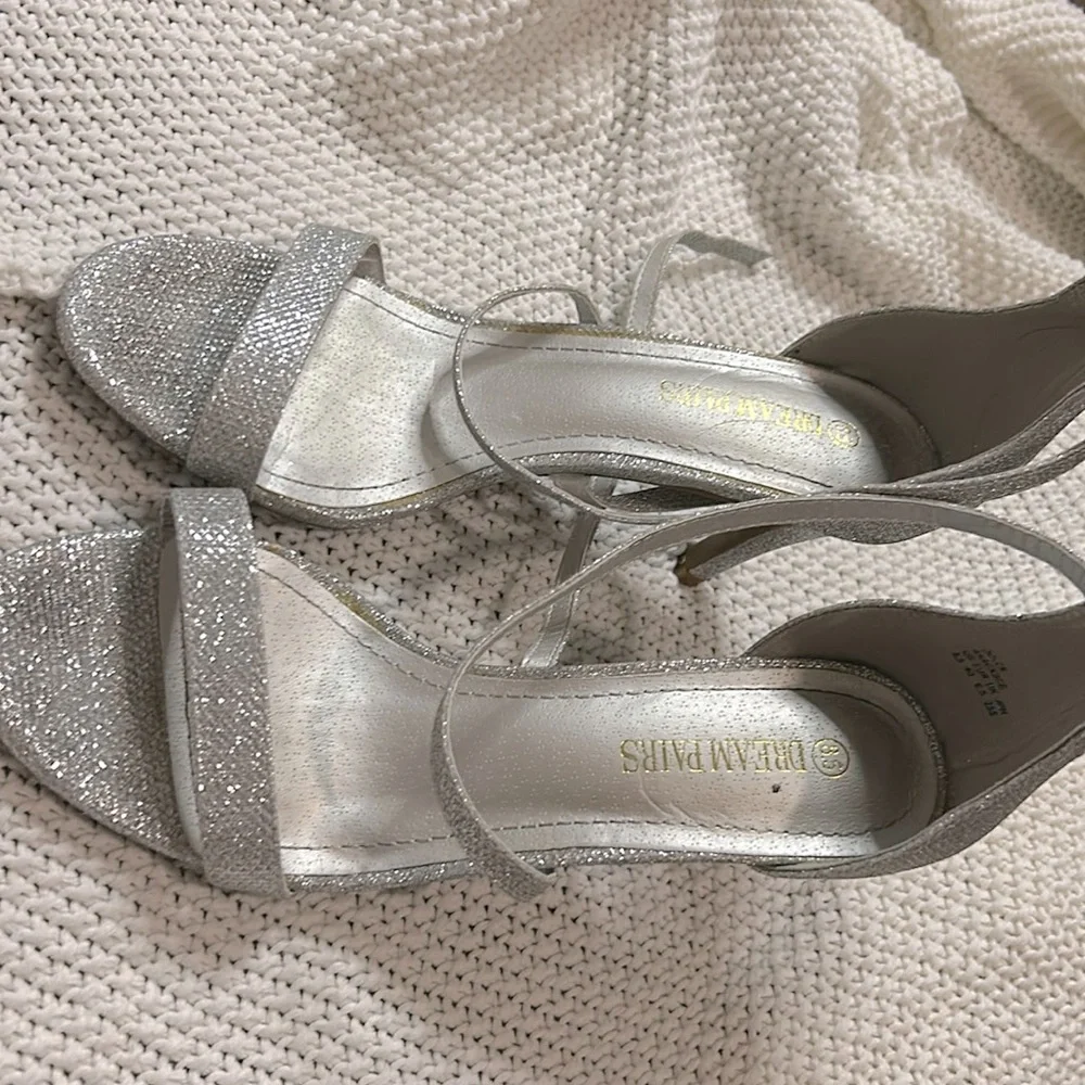Sliver sparkly heels - Picture 1 of 2